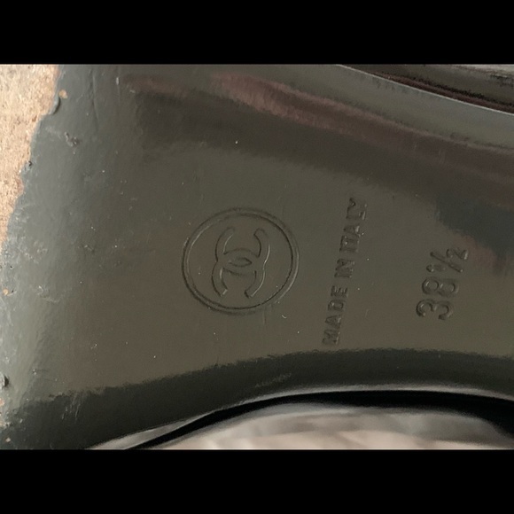 Chanel two toned black & grey high heel shoes 38.5 - Picture 3 of 10